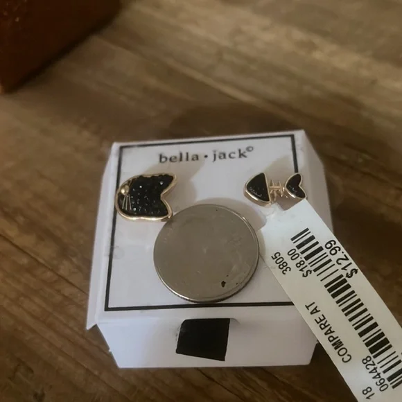 Bella & Jack cat and fishbone earrings - Picture 3 of 3